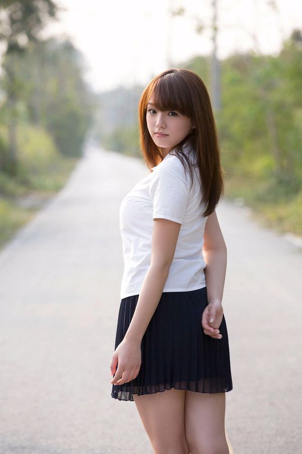 Shinozaki Ai "Amiamo l'estate!