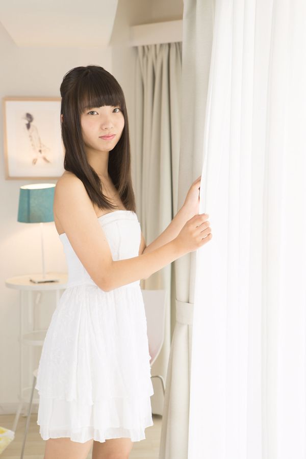 Kazane Nagatomo "Vestido blanco" [Minisuka.tv]