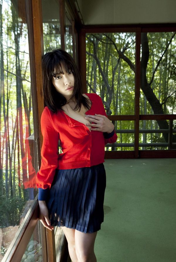 Anna Konno << Executive Suite >> [Image.tv]