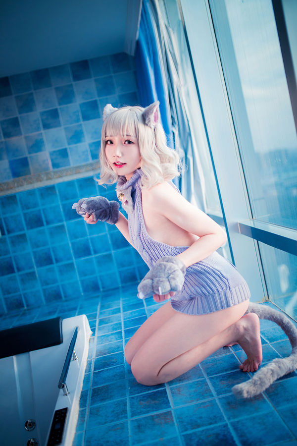 [Net Red COSER Photo] Loli Welfare Mao Mao - Sweter bez pleców