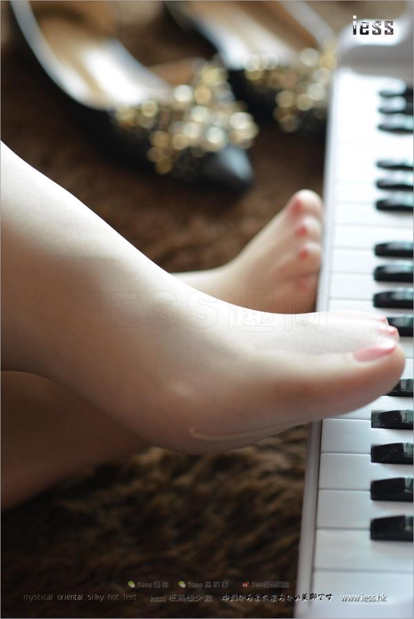 Silk Foot Bento 138 Wife Fang Fang "Piano Songs Under Toes" [IESS Weird interesting]