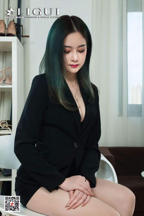 Model Tingting "Sekretaris dengan Rambut Hijau" [Ligui Ligui]