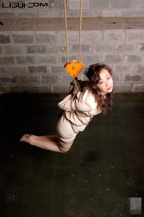 Model Lulu "The Hanging Man Bound in the Sky" [丽 柜 美 ​​束 LiGui] Zijden voetfoto