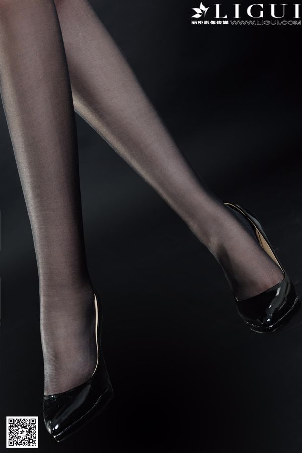 Model Feifei "Noble Black Silk and Beautiful Silk Feet" Complete werken [丽 柜 LiGui] Foto van mooie benen en Jade Voeten