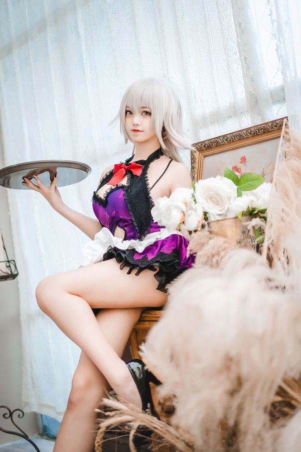 [COS phúc lợi] Cô chị dễ thương Honey Cat Qiu - Joan of Arc Maid