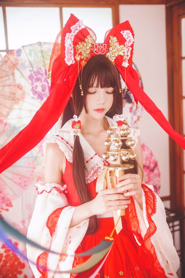 Sakura Momao "Reimu Gelukkig Nieuwjaar" [Lori COS]