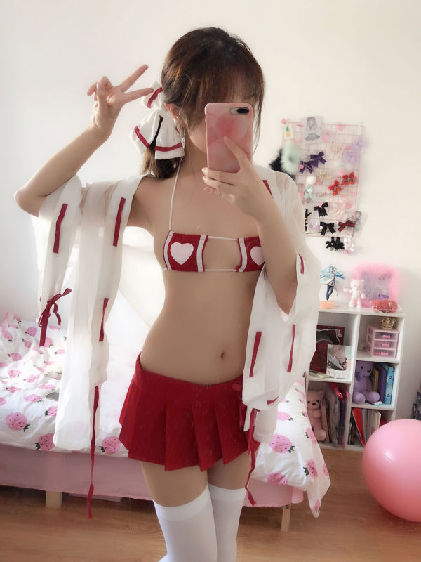 [Foto cosplay] Anime Blogger Wenmei - Selfie Book (n. 1) Miko