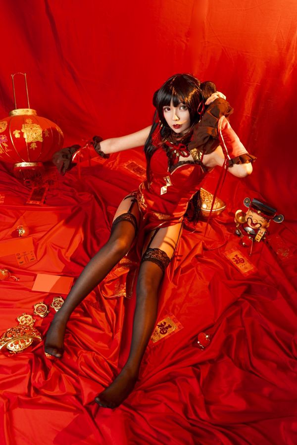 A modelo da Coser Yeonko é indestrutível "Crazy Three New Year"