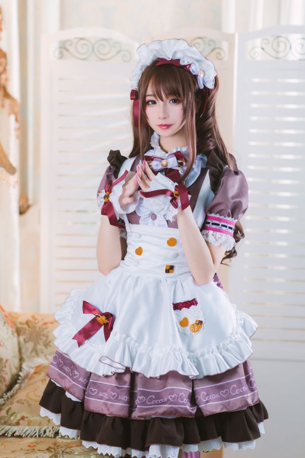 Coser Pinyin Pinqiqi "สาวใช้แห่งดวงจันทร์"