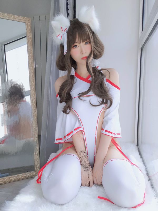 COSER Silver 81 "Zorrito criado en un santuario" [COSPLAY Girl]