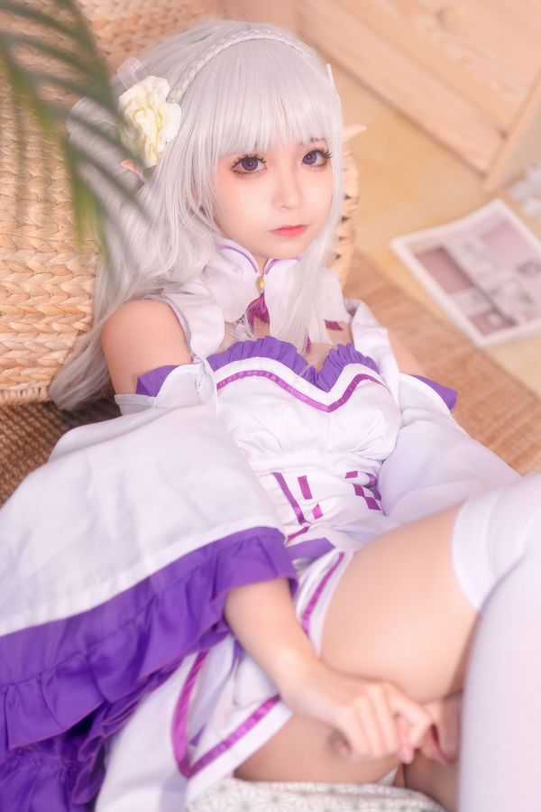 [Beauty Coser] โมโมะโง่ "เอมิเลีย"