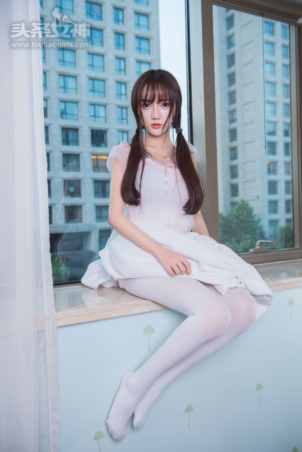 Xiao Ru Jing "เรื่องราวของมนุษย์ถุงเท้าขาว" [Headline Goddess]