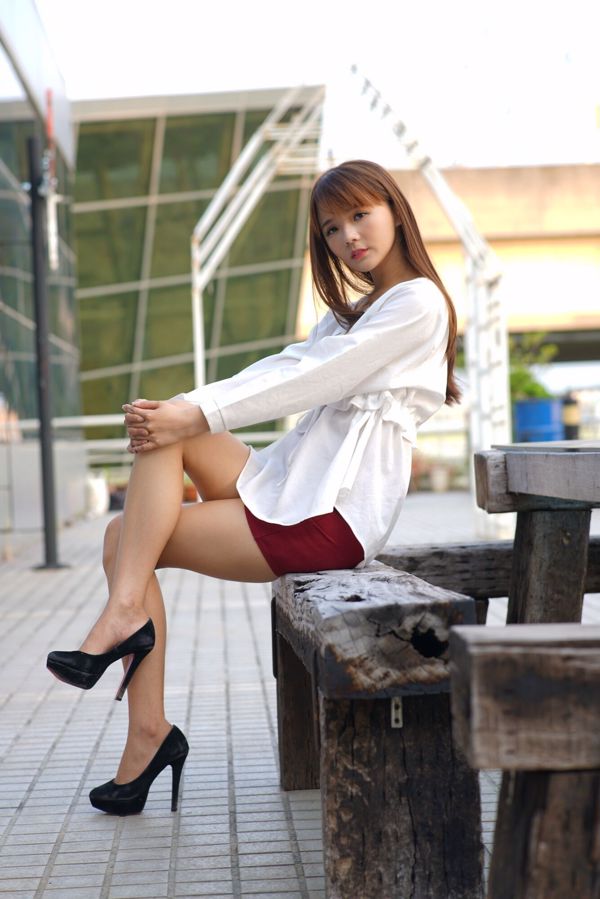 [Taiwan Zhengmei] Su Yuyuan "Wuri High Speed ​​Rail ~ Street Shooting Hip Skirt"