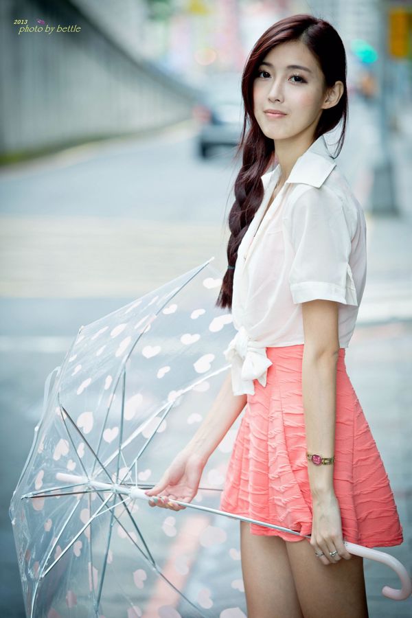 Liao Tingling / Kila Jingjing "Street Shooting Pink Dress Series"