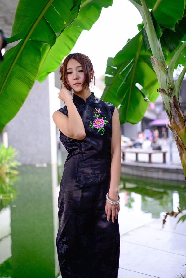 Taiwanese model Abu "Red and black cheongsam series outdoor shooting"