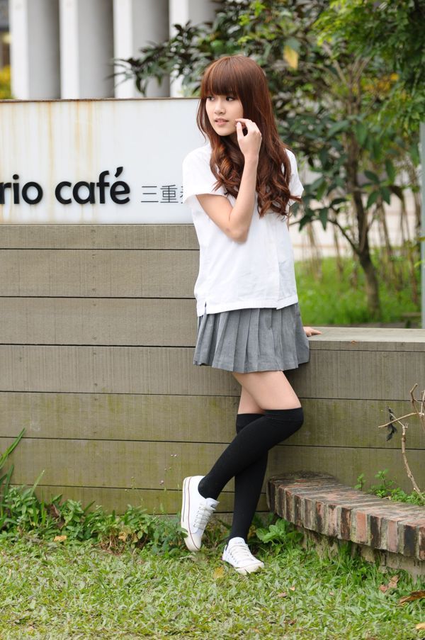 La sorella taiwanese Aries << ragazza in uniforme scolastica Shinshin Jinmi >>