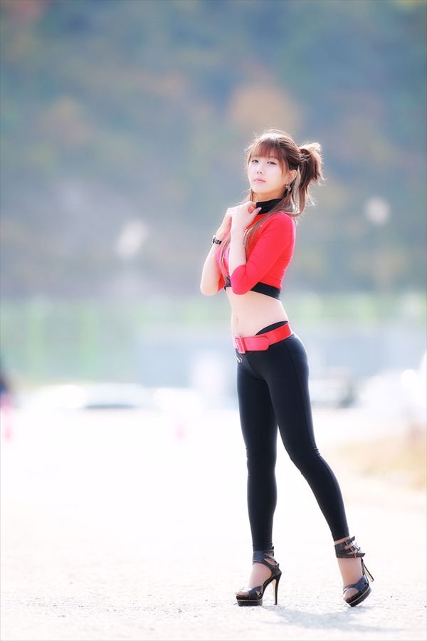 Conjunto de imagens HD da garota de corrida Xu Yunmei Heo Yun Mi "Red Tights Series"